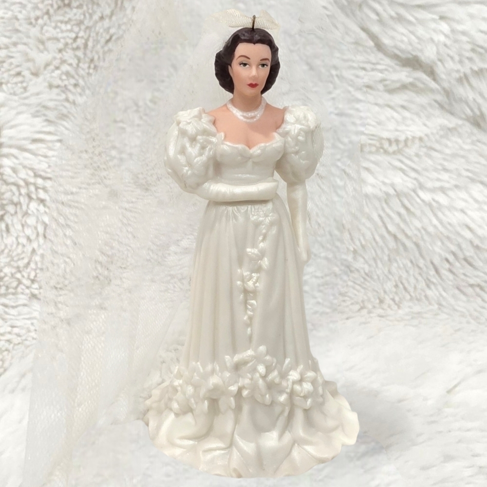 2004 Hallmark Keepsake Ornament Scarlett O'Hara Gone With the Wind Wedding Dress
